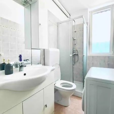 Lovely Apartment In Center Seregno Exterior photo