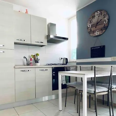 Lovely Apartment In Center Seregno Exterior photo