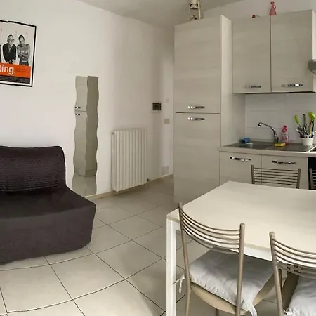 Lovely Apartment In Center Seregno Exterior photo