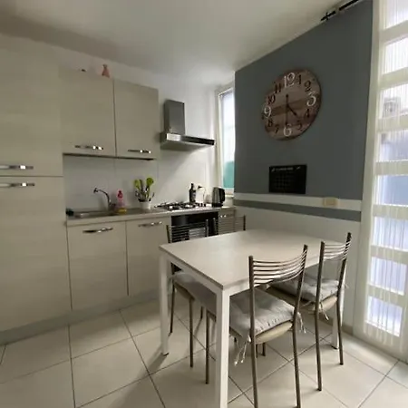 Lovely Apartment In Center Seregno Exterior photo