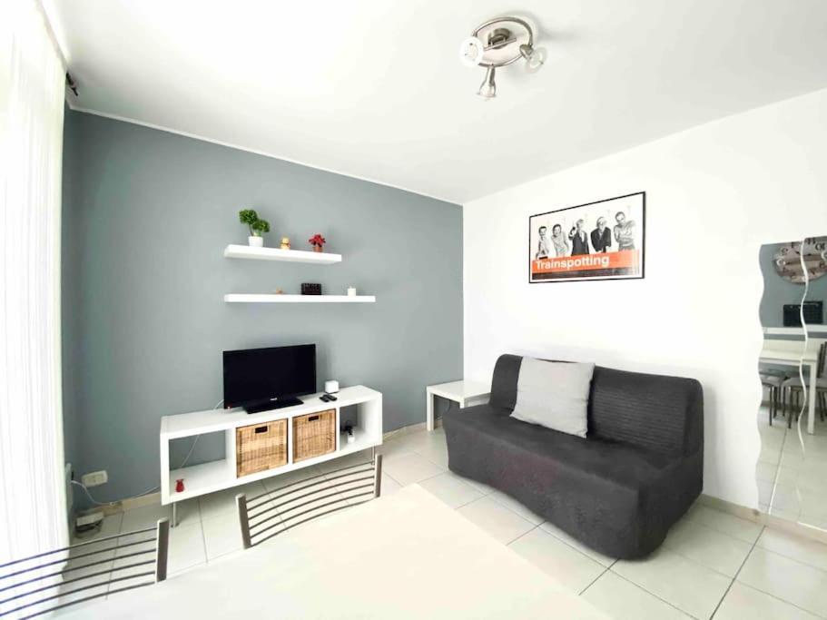 Lovely In Center Apartment *